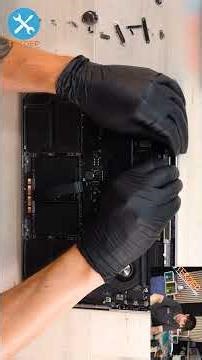 Broken Screen MacBook M3 2023 (A2918) — Display Replacement