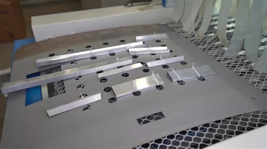 Automatic Conveyor Sand Blasting Machine Abrasive Sandblaster for Aluminium Finishing