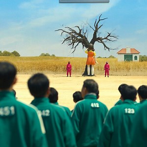 “The true message of #SquidGame was to have the viewer question themselves…can we create a society where we all succeed and live together?” See the full behind-the-scenes look at “Red Light, Green Light” in Gold Derby: https://www.goldderby.com/article/2022/squid-game-red-light-green-light/#recipient_hashed=64458067541deb036f13bf30f9fdc00cb62c09d8e2def0130c6a7a2d58f5ec91 | Squid Game