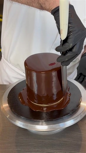 Whipping up something magical 🍵✨ Watch how a swirl of matcha and Bettercreme come together for a light, matcha-flavored whipped icing that’s as dreamy as it sounds. | Rich Products