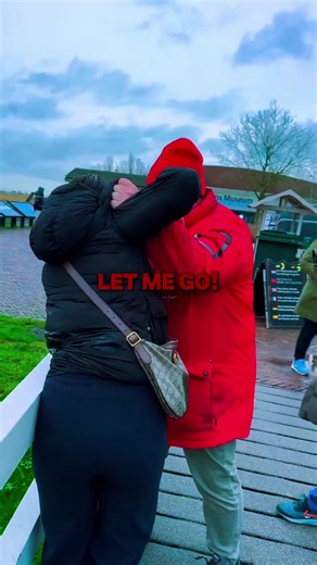 #ScamOnCamera #ScamExposed #DontGetScammed #FraudAlert #ExposingScammers