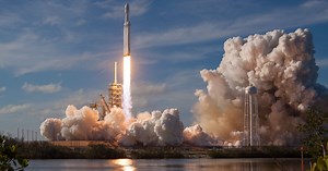 Falcon Heavy takes off on its maiden mission