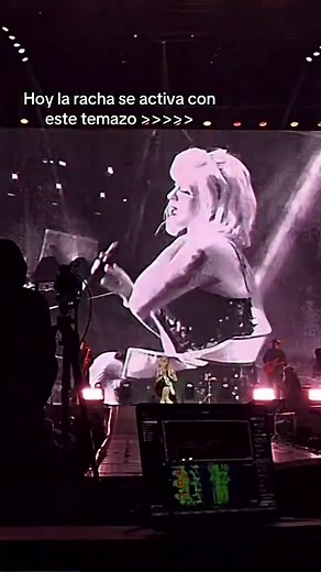 Mon Laferte's Concert Vibes: An Unforgettable Performance