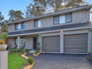 Property backing onto golf course proves a hit with buyers - realestate.com.au