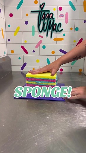 Delicious Sponge Cake Decorating Tutorial