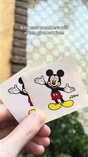 3 Free Souvenirs You Can Get at Disneyland #disneyland #disneyhacks