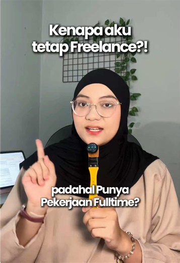 Kenapa aku masih freelance padahal udah punya kerjaan full-time? Buat aku, freelance bukan cuma soal cari tambahan income. Tapi juga jadi cara buat aku tetap belajar, ngasah skill, nambah pengalaman, dan punya portfolio di luar pekerjaan utama 📑✨ Karena menurutku, kita nggak pernah tau ke depannya bakal ada di posisi seperti apa. Jadi, selama masih bisa berkembang dan mencoba hal baru, kenapa nggak, yakann?? 🫶🏻 Kalau kamu masih bingung mau mengembangkan karier ke arah mana, coba mulai dari ke