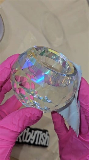 Making a silicone mold #resincrafts #silicone #siliconemolds | Art by Tish