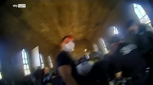 Incidente sul set del film Rust, Baldwin replica all'Fbi: "Non ho premuto il grilletto"