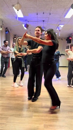 Cuban Salsa Couple Dancing #cubansalsa #salsacubana #salsacuban #timba #salsadance