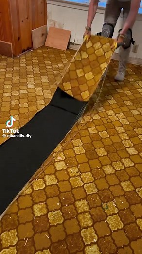 DIY old carpet and padding removal! #DIY #flooring #carpet | Nik and Liv DIY