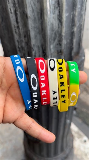 PEDRINHO KUSTON - RESTAURAÇÃO DE ÓCULOS ORIGINAIS “ OAKLEY “ on Instagram: "➡️ Reforma de óculos “ oakley “ em geral confira nossos preços e novidades 💯💯 🆘 banho x-metal c/ aperto 🆘 banho 24k padrão 🆘 lentes custom e iridium 🆘 kit borracha p/ juliet, x-squared, double x, romeo1, romeo2, penny e mars 🆘 parafuso de lentes e hastes 🆘 pino central 🆘 aperto central 🆘 chave T6 🆘 saquinho Hdo 🆘 montagem tio2 🆘 e muito mais …. ➡️ Só chamar no zap : 📲 (11)95055-6479 🇧🇷🇯🇵🇨🇦🇦🇺🇬🇪🇬🇭