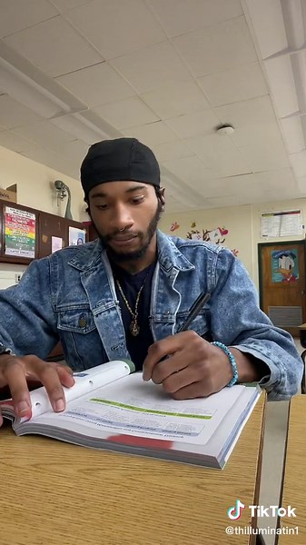 When youre fed up with the “class clown” #classclown #teacherlife #teachersbelike #itbelikethatsometimes #teacherproblems