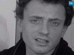 🚹 HOMMES CÉLIBATAIRES 🚹 – Dans ce sketch, Jacques Martin propose un guide de survie aux hommes célibataires. | INA