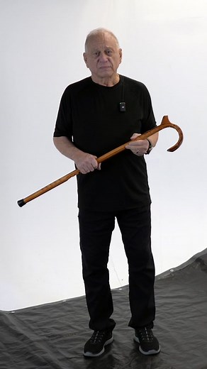 Male sure your cane is on the correct side or whats most effective💯 #fyp #walkingcane #selfdefense #cane #tutorial #tactical #medical #canemasters