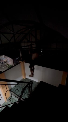 Pull-ups to end the day strong. 💪 | Home Sweat Home