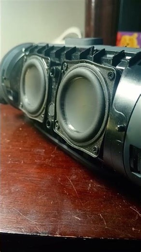 bass demo jbl charge essential