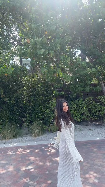 𝓡𝓮𝓷𝓮𝓮 𝓜𝓸𝓷𝓪𝓬𝓸 on Instagram: "Things to do: ship out orders & make art :) Dress from @commense.official"