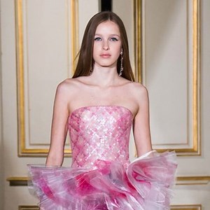 Armani Privé: Metallic mode from the master
