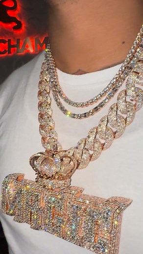 7️⃣ FIGURE KIT ON THE NECK ALONE ‼️📈 OVER 1500 GRAMS & 450 CARATS OF DIAMONDS 💎 😤 ALL BIG ROCKS 75 POINTER TENNIS CHAIN WTH THE MATCHING ALTERNATING EMERALD AND ROUND 1 CARAT EACH STONE TENNIS CHAIN 🤯LETS NOT FORGET THE DETAILS ON THE CUBAN ❌ MOSAIC SETTING GALAXY SETTING PEARS EMERALDS ROUNDS & MARQUIS SHAPED DIAMONDS 📈‼️THIS TYPE OF DETAILED WORK IS UNHEARD OF 💪💪 THEICECHAMP WAY OR NO WAY #theicechamp | Theicechamp