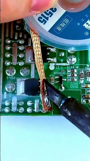 desoldering wire use techniques. #desoldering #desolderingwire #howtodesoldering #satisfying