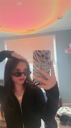 twea (@tweadora)’s videos with original sound - vix .ᐟ