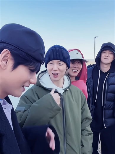 Merayakan Hari Jadi Taehyung BTS dengan Penuh Keceriaan