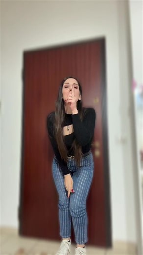 Bla bla … #queenfenice💗🐦‍🔥👑 #Queeneisuoiballi💃🏻 #parlare #guardareilproprioimmo #zitti