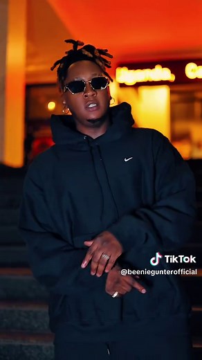 Wendi Beenie Gunter lyrics – Sekkle Down & new school tape album