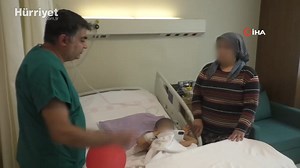 Kahramanmaraş’ta 4 yaşındayken sünnet sırasında cinsel organı kesilen çocuk tedavi için İstanbul’a nakledildi. Tedaviye ilişkin konuşan Doç. Dr. Süleyman Çelebi, “Bu bir sünnet faciası kesinlikle, sünnet basit bir işlem olarak görülmemeli. Penisinin duvarından tamama yakını kesilmiş, gövdesinden zarar gördüğü içinde ağızdan bir doku alarak normal bir penis dokusu elde ettik. İşeme kanalını da düzelttik. Cinsel hayatta en fazla etkilenen bölge, tabi ki bunun etkisi olacaktır” dedi. | Hurriyet.com