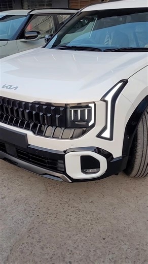 OLD vs NEW #manishummedpuria #automobile #kiaseltos