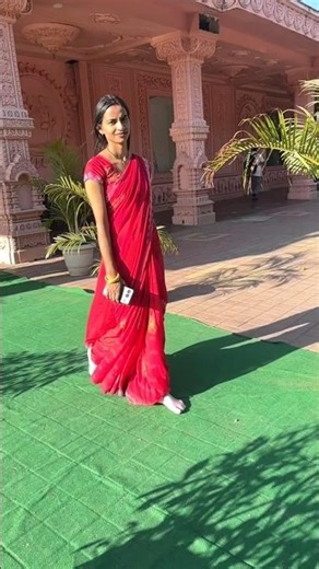 slow motion walk in traditional saree / templevideo /indian culture shorts #slomotion #templevide