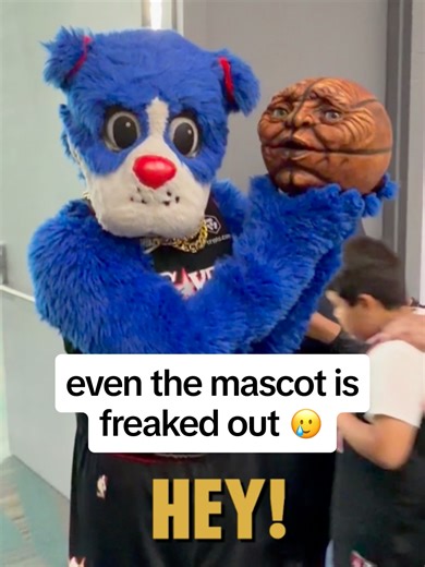 Azzy get the gloves 🧤 #puppetsoftiktok #basketball #nbaallstar #animatronic #mascot