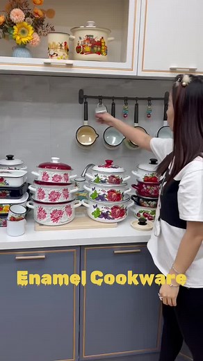 Vintage enamel cookware, can be used as soup pot, stewpot, healthy and safe, gas stove, induction cooker universal. #enamel #cookware #kitchenware #enamelware