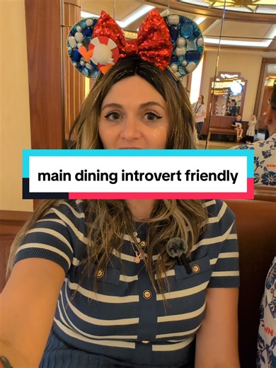 main dining seating arrangements on a Disney cruise and how to make it introvert friendly #disneytravelagent #disneyvacation #disneytips #disneycruise