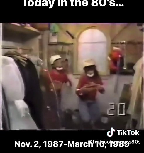 Today in the 80’s… . “Finders Keepers” debuted on Nickelodeon On Nov. 2, 1987 and ran for 3 seasons 📺 . . . #FindersKeepers #80sTV #Nickelodeon #80s #Classic #80sKid #GenX #LosOchenta #Vintage #80sCommunity #Flashback #Retro #Throwback #OldSchool #Nostalgia #Nostalgico #TimeMachine #BackToThe80s #1980s #RetroCommunity #ILoveThe80s #90s #70sBaby #ILoveThe90s #90sKid #FYP #Instagood #TrulyOutrageous80s