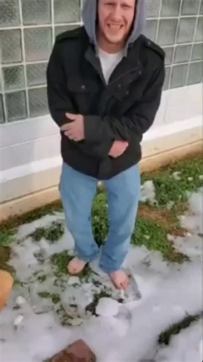 Smashing Pdfl on Instagram: "Predator catchers use decoy profiles to expose online predators 🚨 These decoys pose as minors on social media and chat apps. When a predator starts inappropriate conversations, everything is recorded. The evidence includes: • Chat logs • Voice messages • Call recordings • Meeting locations Once the predator agrees to meet, the catcher confronts them in public. The footage is then shared with law enforcement to support real cases. Every catch helps protect real child