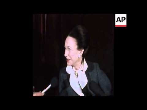 SYND 10-4-74 DUCHESS OF WINDSOR INTERVIEW IN NEW YORK