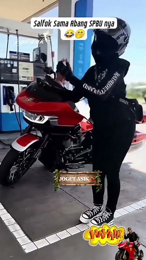salfok sama abang SPBU nya ikutan joget 😅💃👍#music #duet #dangdut #dance #lucu #shorts