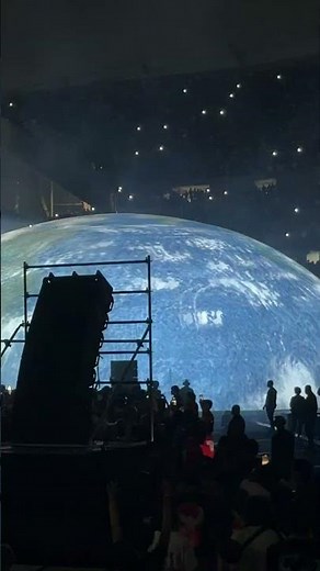 YE LIVE IN CHICAGO NIGHT 2 STRONGER
