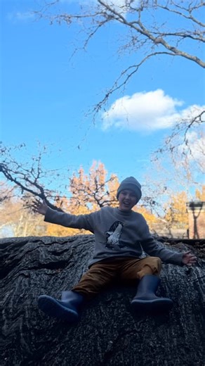 Grey DeLisle / Voice Actress on Instagram: "#NYC #happythanksgiving #afternoonteatime @russiantearoom @tinysnyc #texhammond #murryhammond #centralparknyc❤️"