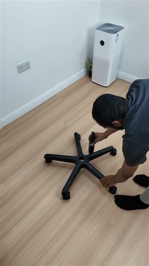 DXRacer Gaming Chair Tanzania Unboxing