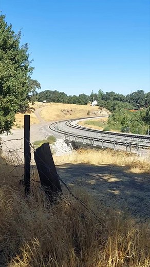 BNSF manfiest freight in Tehachapi. *posted as a reel because Facebook said so!* | Reading and Lehigh Railroad, N scale