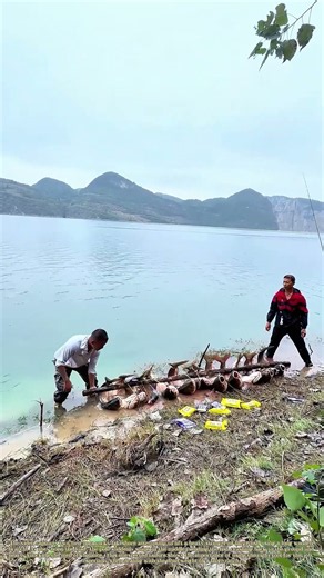 Snapping the Load: How a Makeshift Pole Fails Under the Weight of a Catch