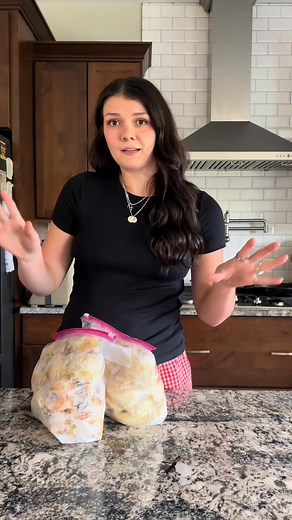 35K views · 352 reactions | Apple butter!  . . . . . . . #canning #canningtiktok #canningandpreserving #canningtok #beginnercanning #canningforbeginners #applebutter #apples #cinnamonapples #apple #butter #fyp #foryou #foryoupage #trending #creatorsearchinsights #homestead #homesteadtiktok #homesteadtoktok #homesteadlife #honesteadingtiktok #homesteading #homesteadinglife | Chicken Family | Facebook