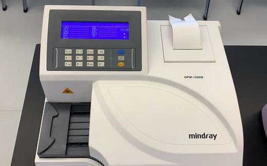 尿液分析仪使用流程