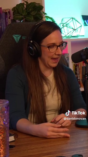 When there’s an invisible mental barrier preventing you from moving forward, it’s easy to feel frozen in place and unable to make progress. 😞 Do you know what you need to do, but can’t get yourself to do it? Abandon every planner you’ve ever tried? Yeah. Me too. (It’s time to try something different! Check out my other Anti-Planner videos for more info!) #antiplanner #theantiplanner #adhd #audhd #neurodivergent