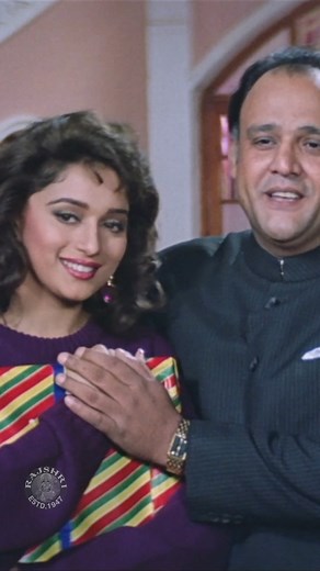 5.9M views · 147K reactions | Watching one of the most loved scenes from Hum Aapke Hain Koun..!. The ultimate family drama. #HumAapkeHainKoun #HAHK #SalmanKhan #MadhuriDixit #SoorajBarjatya #FamilyMovie #90sBollywood #ClassicFilm #IndianWedding #ReliveRajshri | Rajshri | Facebook
