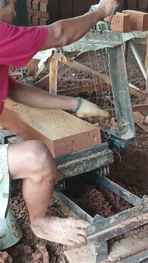 Brick Press Machine Ensuring Brick Consistency