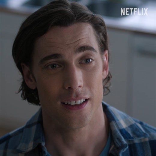 What would you do if a hot snowman asked you to the school dance? 📺: Hot Frosty | Netflix